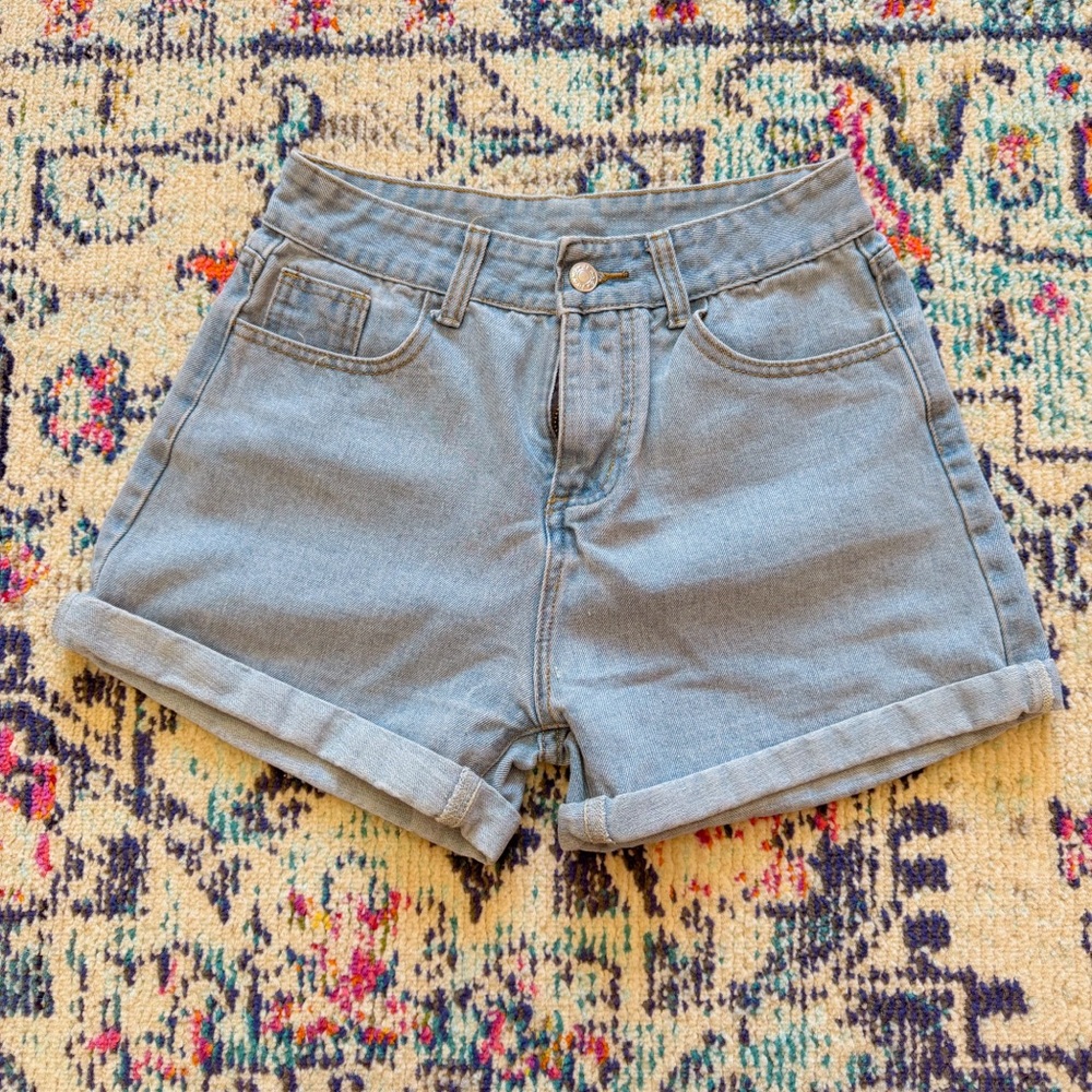 High Waist Light Wash Denim Jean Shorts Cuffed 5 Pocket Size Medium